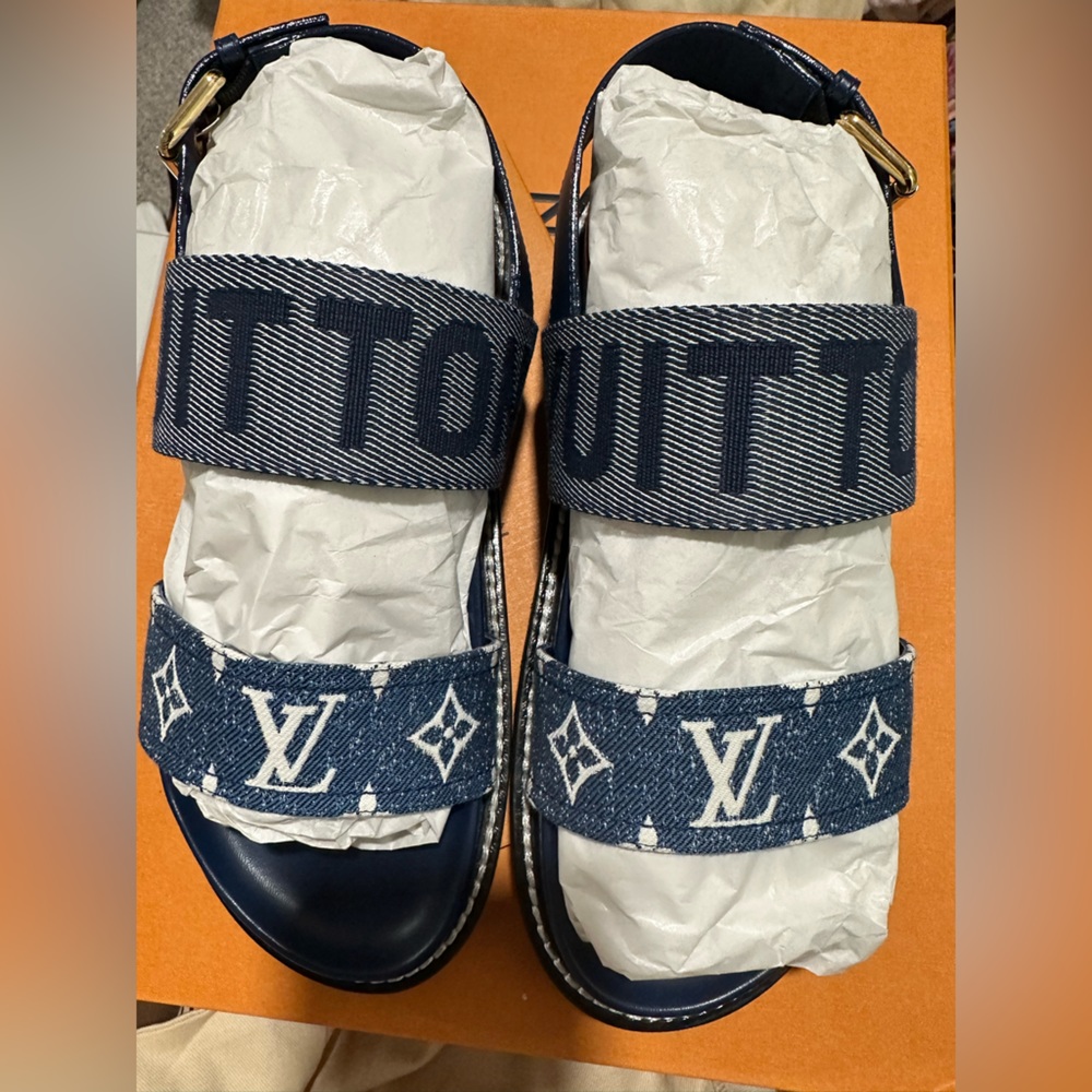 LOUIS VUITTON PASEO FLAT COMFORT SANDAL